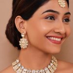 Traditional Heavy Kundan Necklace Set with Earrings and Maang Tikka
