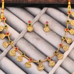 High Gold-Plated Necklace Set with Red and Green Stones, Fan-Shaped Pendants, Matching Earrings
